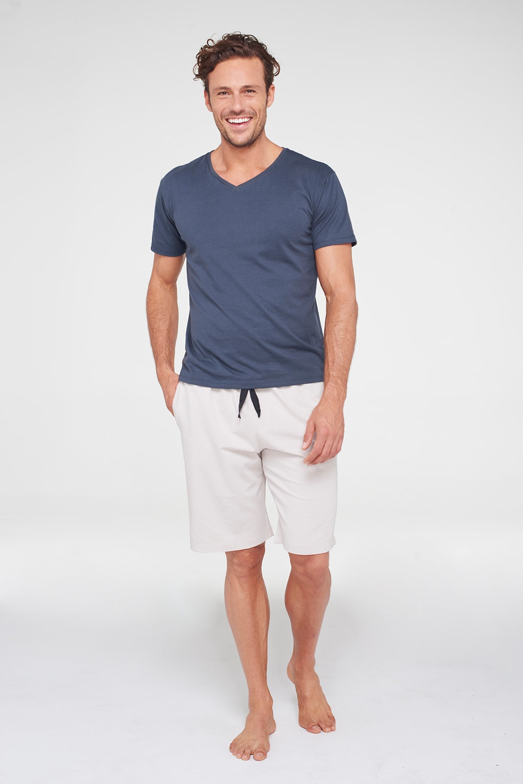 the owens short in feather grey